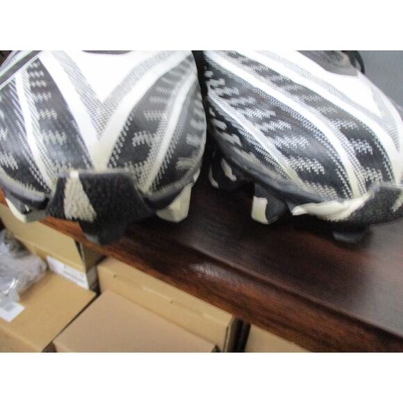 Used Adidas Men\'s Freak Spark Shoes - Size 9 US main image 12